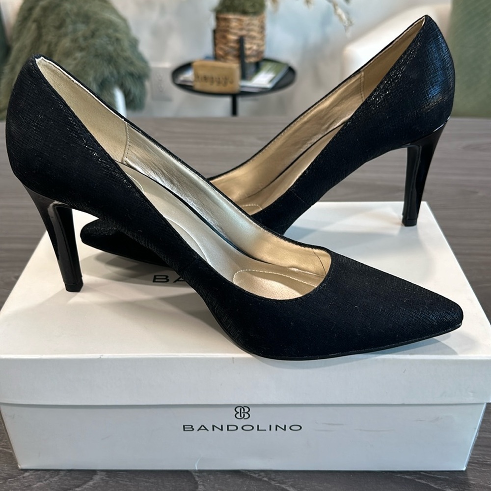 NWT Bandolino Black Pumps Size 9